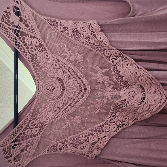 Lace Detail Mauve Top & Green Tank top - Picture 2 of 4